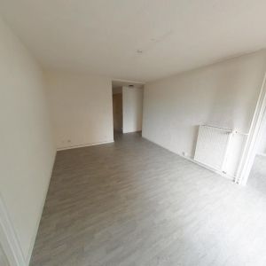 Location Appartement à LE PEAGE DE ROUSSILLON - Photo 1