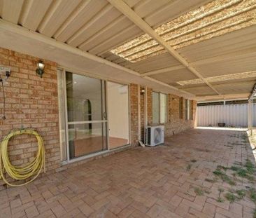 7 Delton Way, ATWELL WA 6164 - Photo 2