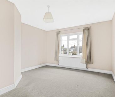4 bedroom chalet to rent - Photo 4