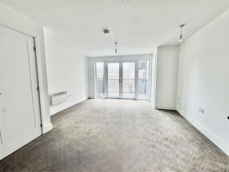 Flat 85, 6 Martin Court, Hastings, TN34 1EF - Photo 2