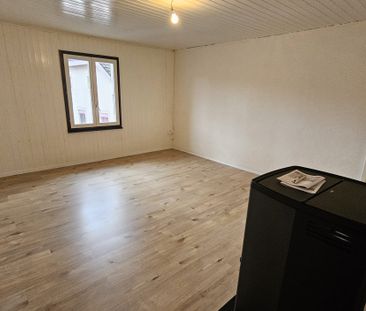 Renovated 2.5-room apartment for rent in Courtemaîche - Photo 3