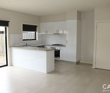 34 Vestley Drive, Mernda - Photo 2