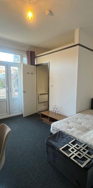 1 bedroom property to rent - Photo 1