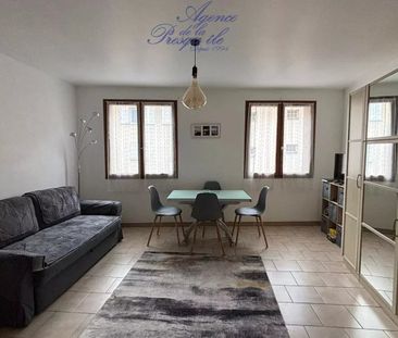 Location Appartement 1 pièce 31m² CARQUEIRANNE 83320 - Photo 1