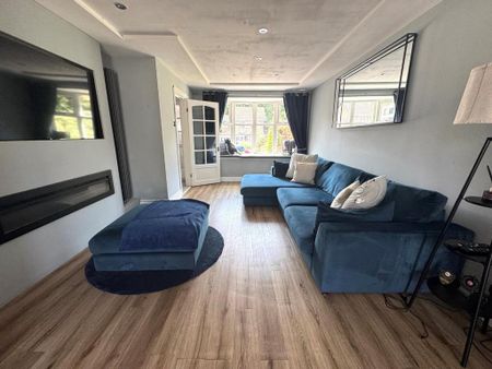 4 bedroom semi-detached house to rent - Photo 5