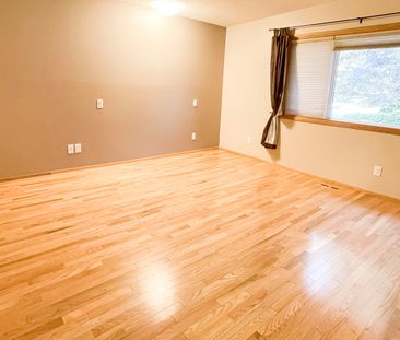 Charming Home With 3 Bed, 2 Bath, Fully Finished Basement And Huge ... - Photo 6