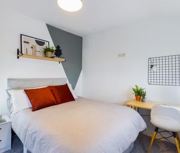 4 bedroom flat to rent - Photo 5