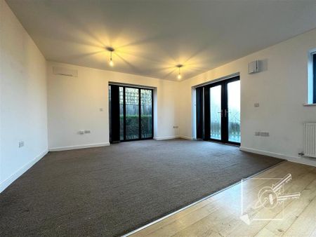 2 bedroom ground floor flat to rent - Photo 2