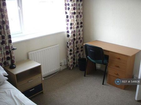 4 bedroom terraced house to rent - Photo 5