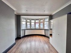 4 bed Semi-Detached House for Rent - Photo 3