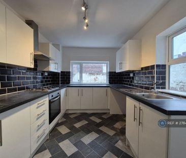 3 bedroom terraced house to rent - Photo 6