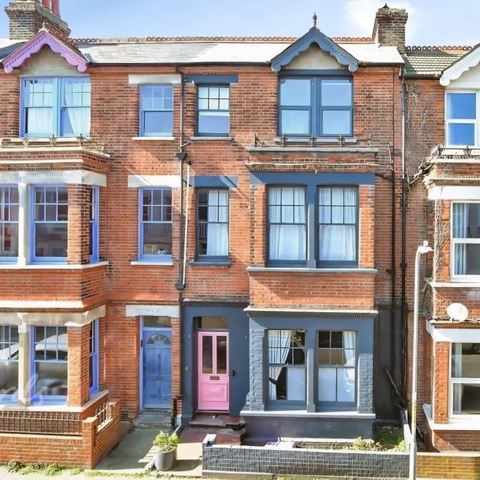 6 bedroom terraced house to rent - Photo 1