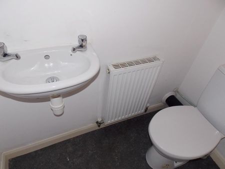 3 bed terraced to rent King Street, DE7 - Photo 2