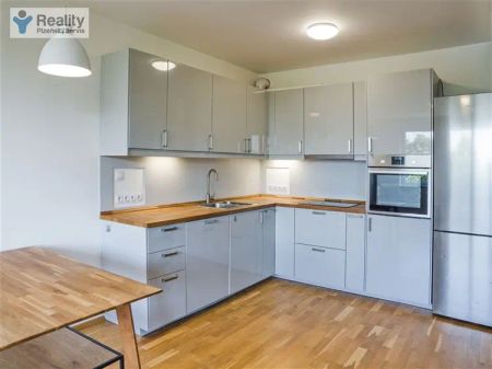 Pronájem bytu 2+kk s lodžií a garážovým stání, Lidická ul. Plzeň - Photo 4