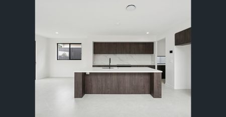 Brand New Spacious Family Living in Sought-AfterSkyridge Estate in Worongary - Photo 5
