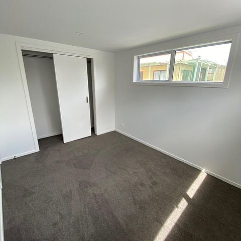 Modern 4BR Home - Heart of Paraparaumu - Photo 1