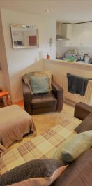 2 bedroom Flat in Knowle Road, Leeds - Photo 1