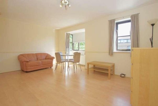 Somerset Gardens, Creighton Road, London, N17 - Photo 1