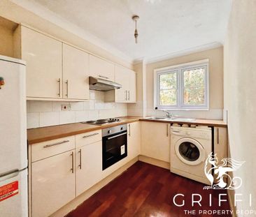 Crest Avenue, Grays, RM17 - Photo 2