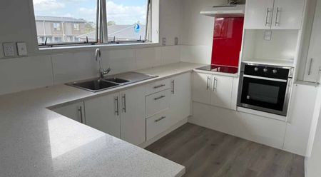Large 7 bedroom house for a large family Manurewa - Photo 4