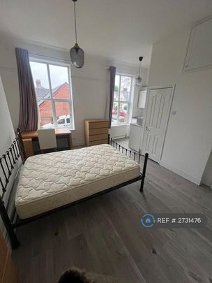 1 bedroom in a house share to rent - Photo 1