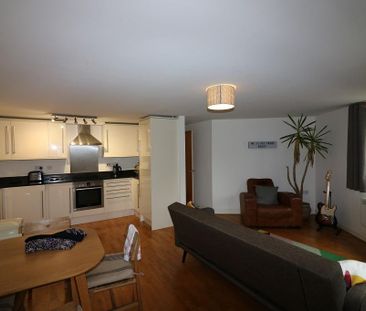 2 bedroom flat to rent - Photo 1