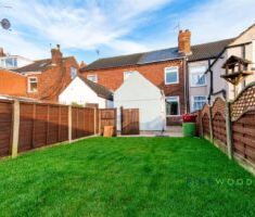 3 BEDROOM House - Terraced - Photo 5