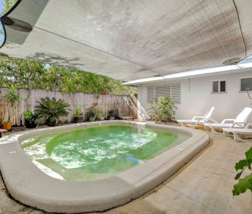 Furnished ground floor apartment, two streets from beach. - Photo 6