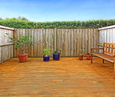 Beautiful Renovated 2 Bedroom in Mt Wellington - Photo 3