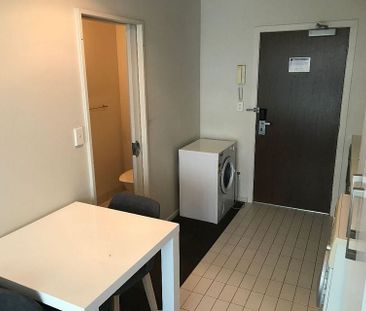 Central Auckland Studio Gem w/ Balcony - Photo 6