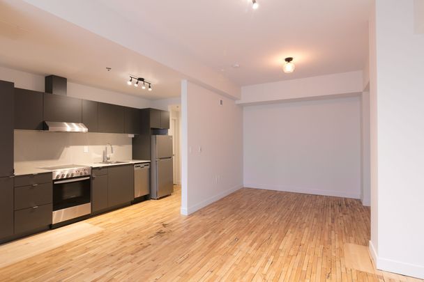 4350 Hotel de Ville - Photo 1