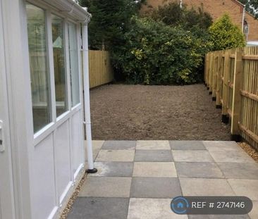 3 bedroom end of terrace house to rent - Photo 3