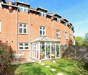 4 bedroom terraced house to rent - Photo 6