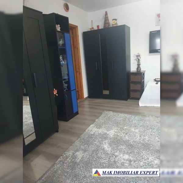 Inchiriez apartament 2 camere et. 2 in Visoi Campulung Arges - Fotografie 1