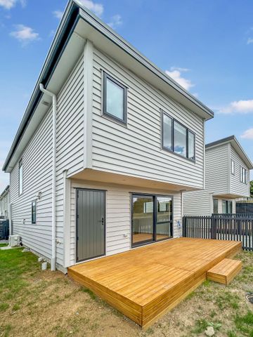 Stunning New Build Home on Claymore Street - Photo 3