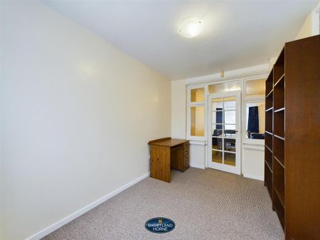3 bedroom end of terrace house to rent - Photo 4