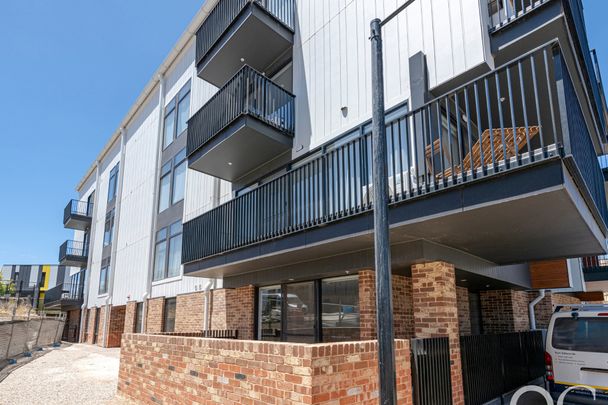 Open the Door to a Modern ground floor apartment - Photo 1