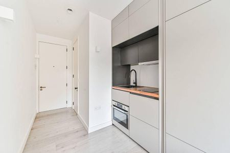 Studio to rent - Photo 2