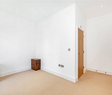 3 bedroom penthouse to rent - Photo 3