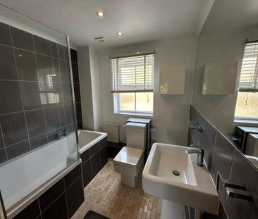 3 bedroom terraced house to rent - Photo 3