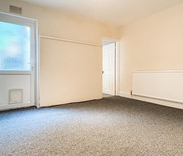 1 bedroom ground floor flat to rent - Photo 2