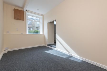 2 bed terraced house to rent in Savile Road, Elland - Photo 2