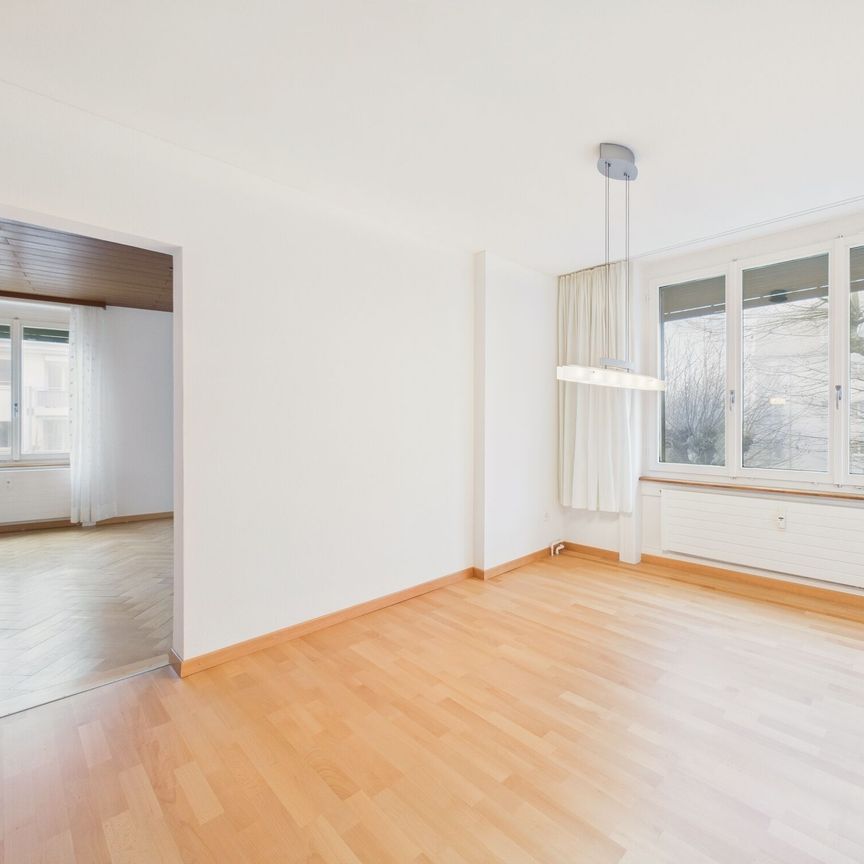 Centrally located 4.5-room apartment with 200 m2 large terrace + 18 m2 conservatory in St. Gallen - Photo 1