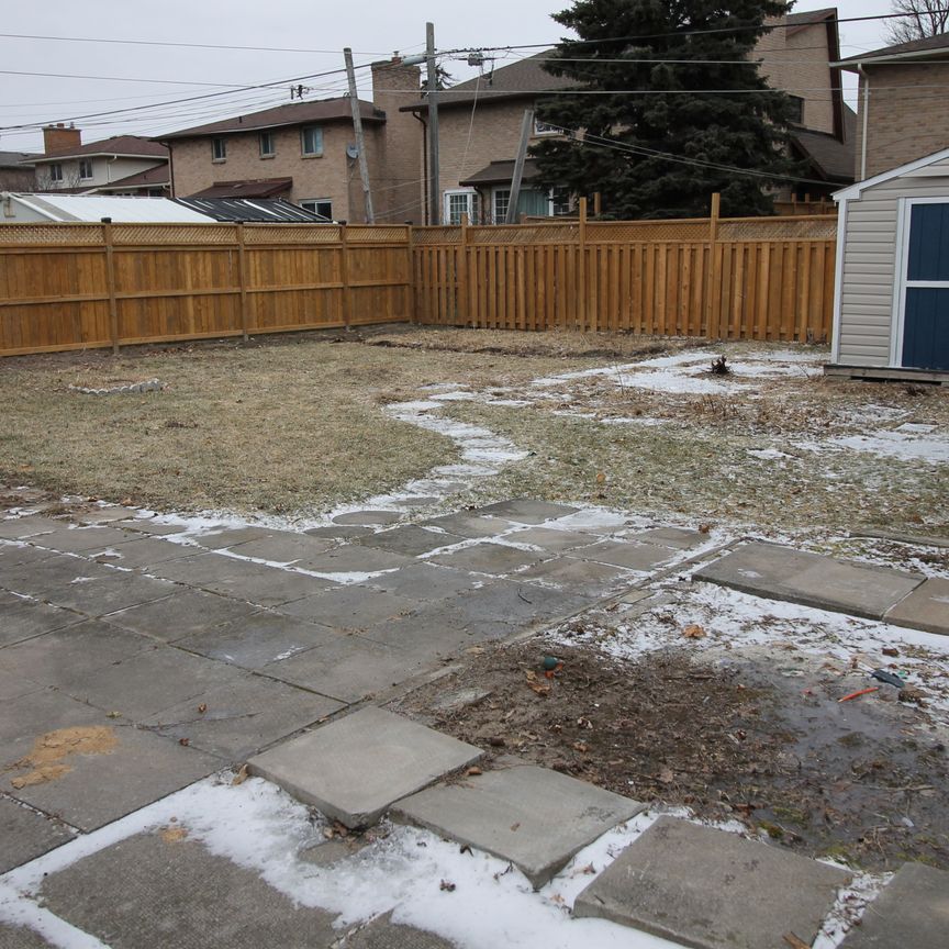 For Lease - 68 Elizabeth Crescent, Belleville, Ontario - Photo 1