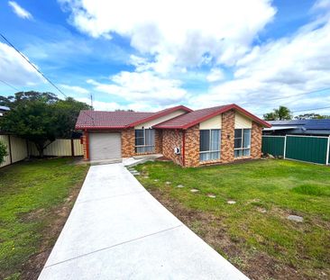 Single Story Brick and Tile home - Photo 6