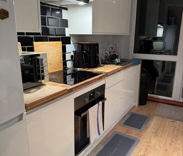 Room in a Shared Flat, Burlington Place, SW6 - Photo 1