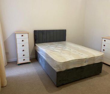 4 bedroom terraced house to rent - Photo 5