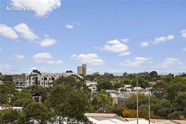 82/83 Whiteman Street - Photo 1