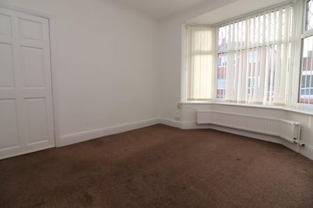 3 bedroom House To Let Total Size: 1002 SQ FT - Photo 4