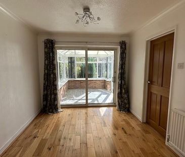 4 bedroom semi-detached house to rent - Photo 1